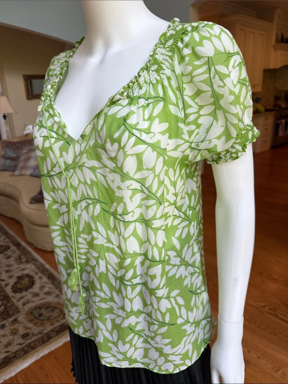 Banana Republic Green and White Leaf-Print V-Neck Blouse